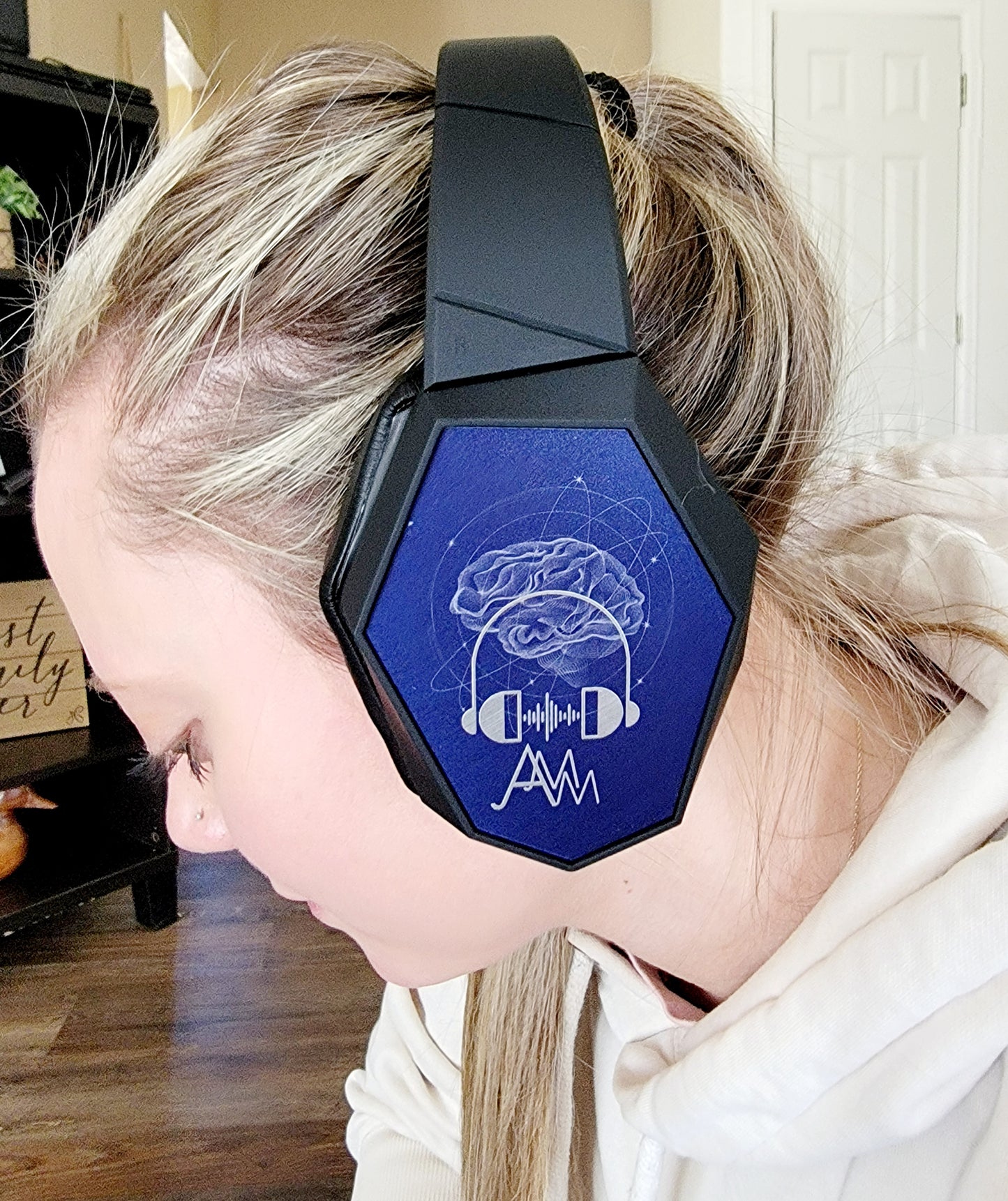 AMM Noise Canceling Omnidirectional Headphones
